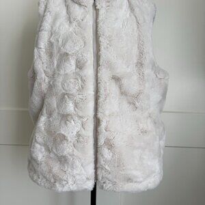 Women"s Off White Reversible Faux Fur Vest Size L